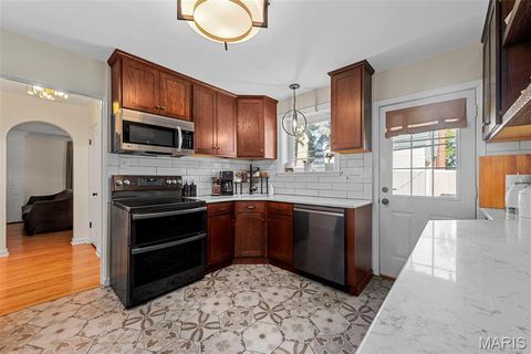 Tiny photo for 1001 Barberry Lane, Kirkwood, MO 63122 (MLS # 25068705)