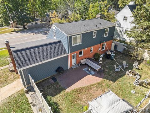 Tiny photo for 1001 Barberry Lane, Kirkwood, MO 63122 (MLS # 25068705)