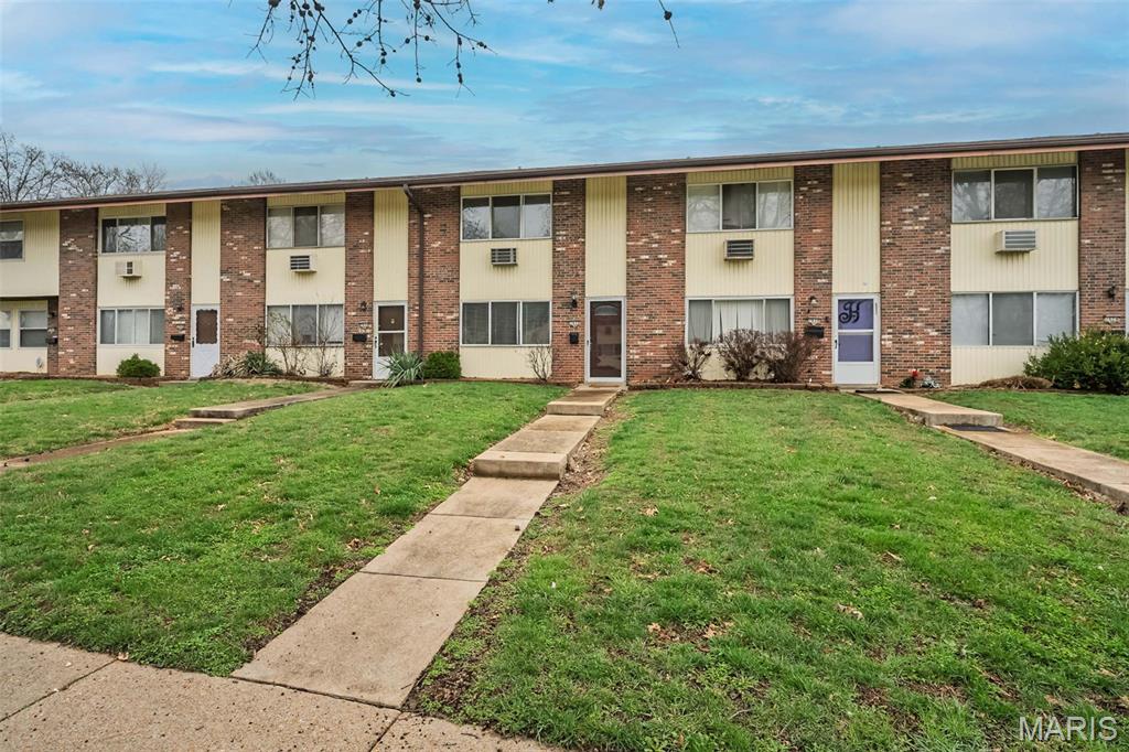 Hazelcrest Condo - Residential