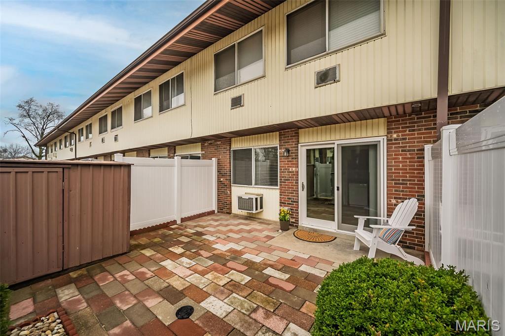 Hazelcrest Condo - Residential