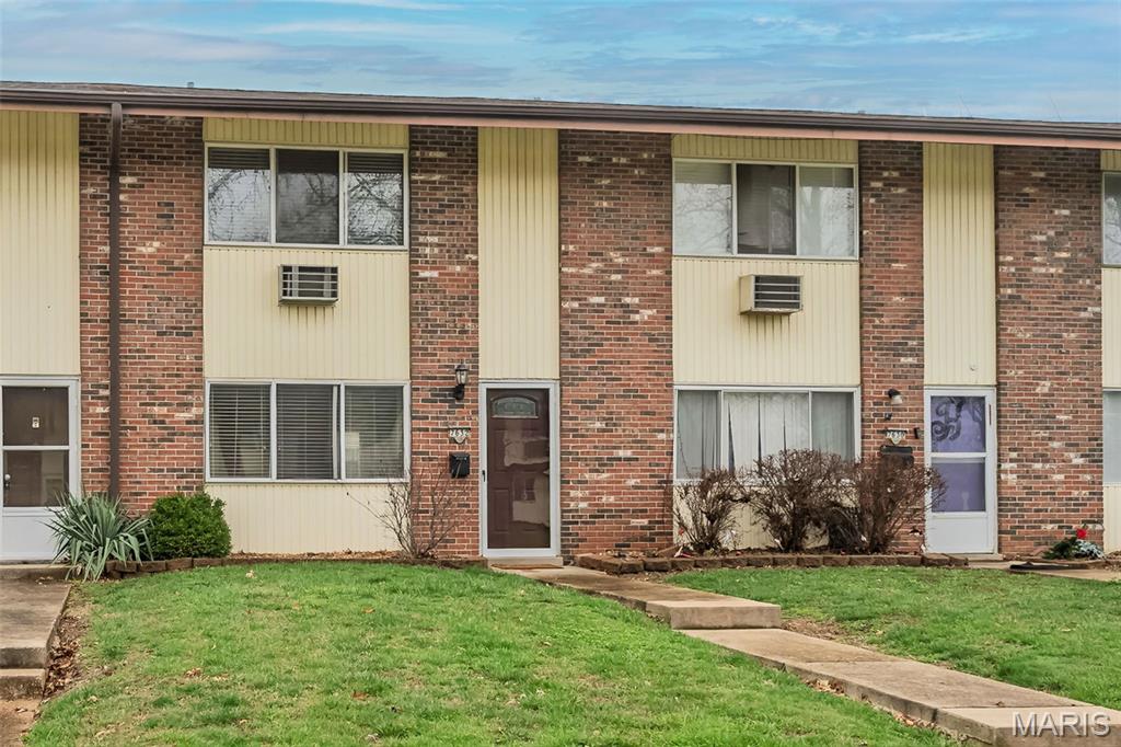 Hazelcrest Condo - Residential