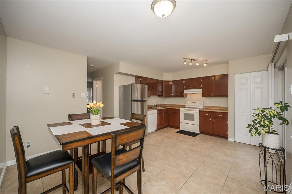 Hazelcrest Condo - Residential