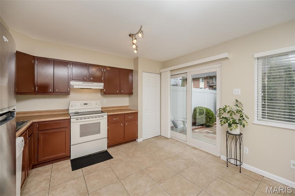 Hazelcrest Condo - Residential