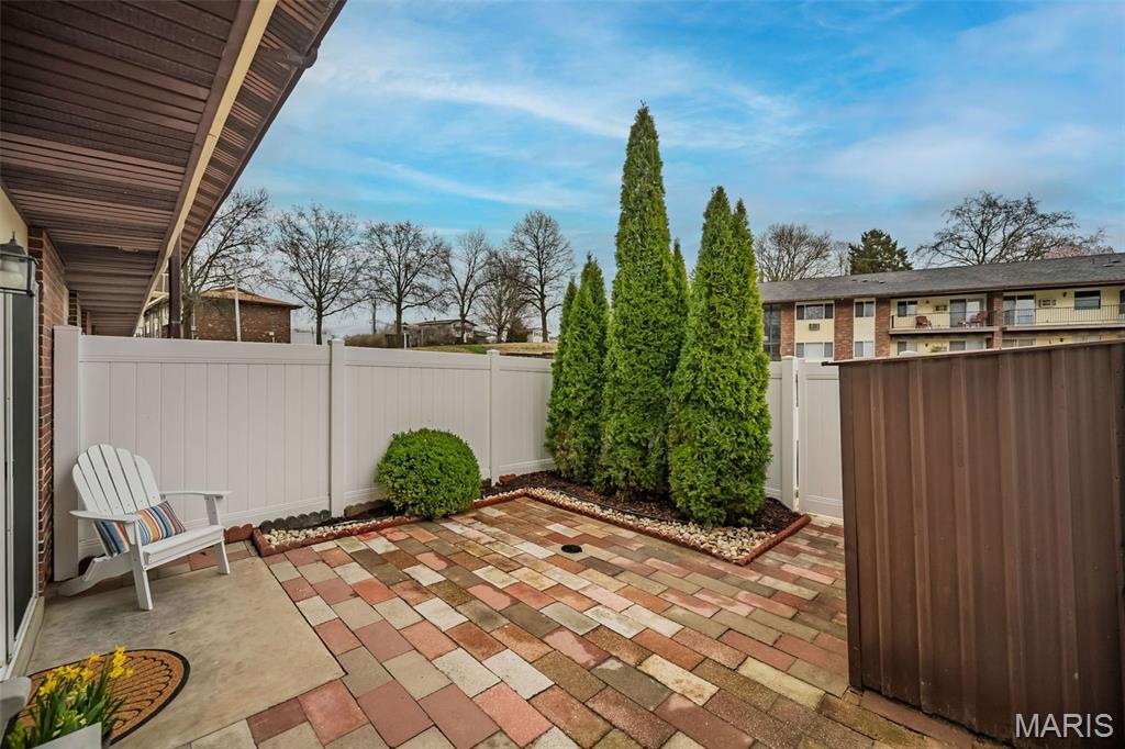 Hazelcrest Condo - Residential