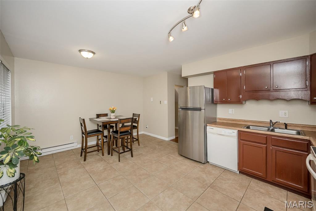 Hazelcrest Condo - Residential