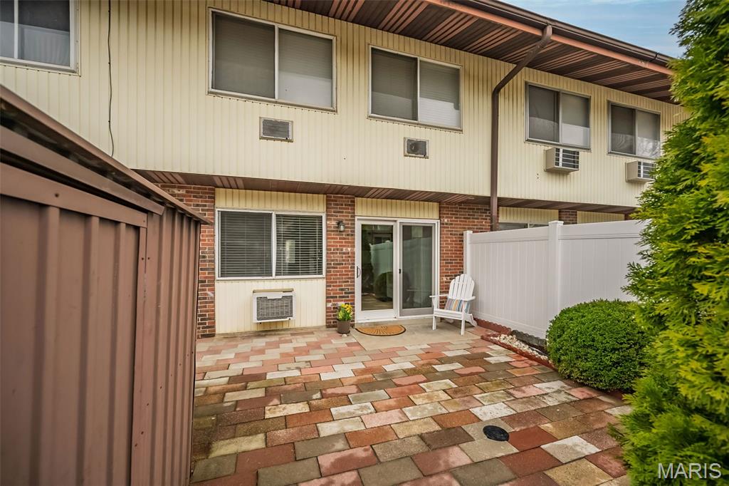 Hazelcrest Condo - Residential