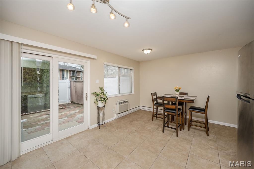 Hazelcrest Condo - Residential