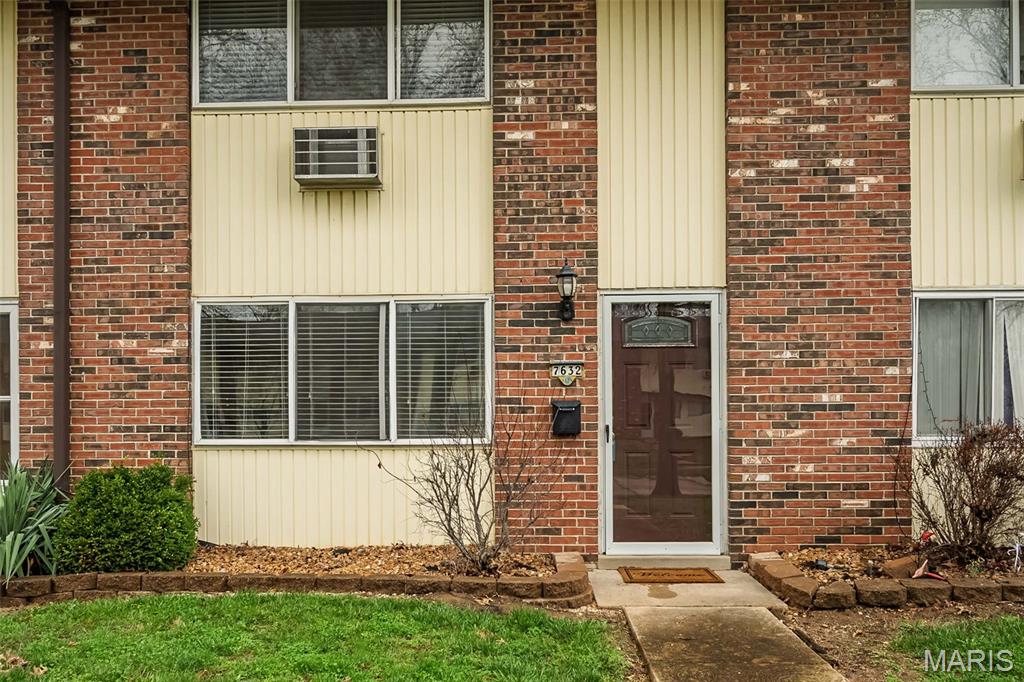 Hazelcrest Condo - Residential