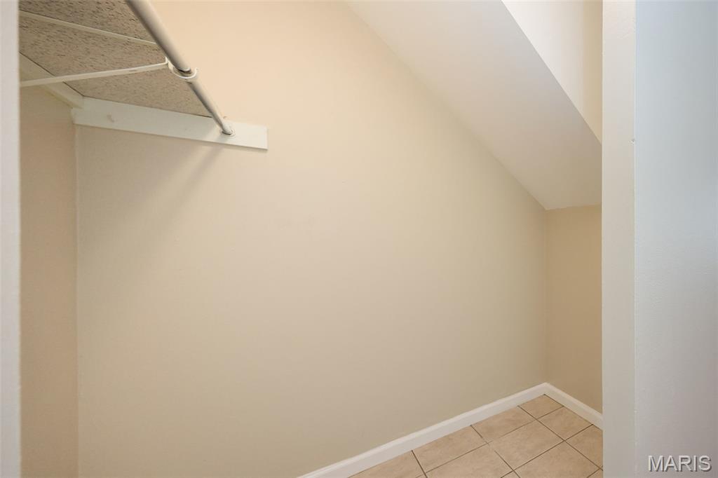 Hazelcrest Condo - Residential