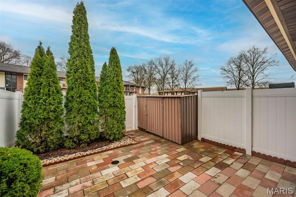 Hazelcrest Condo - Residential