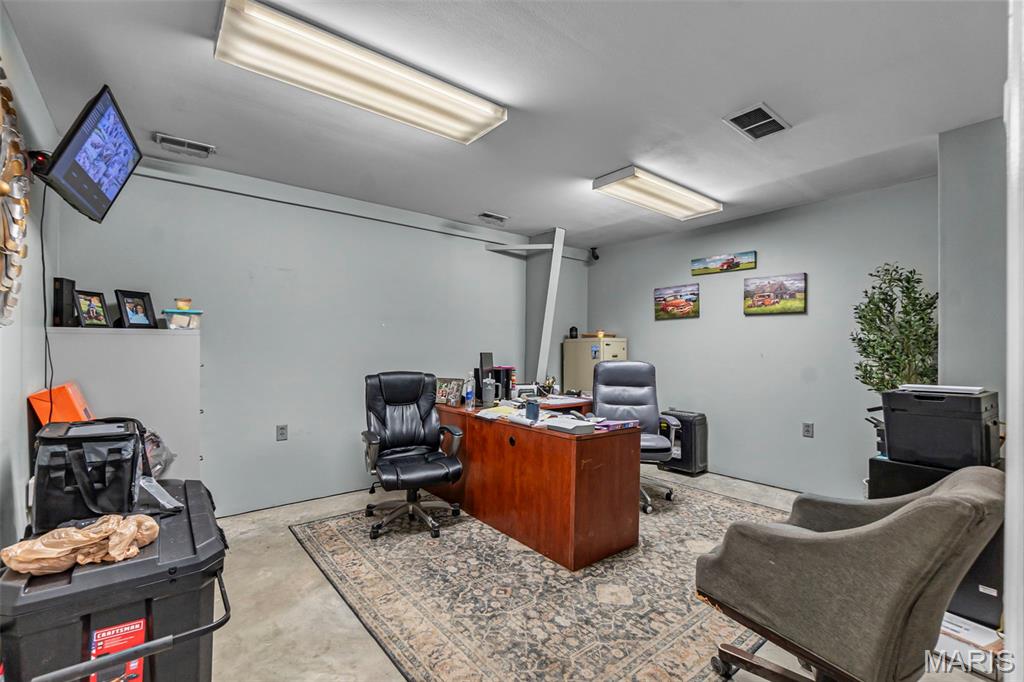 Unknown - Commercial Sale