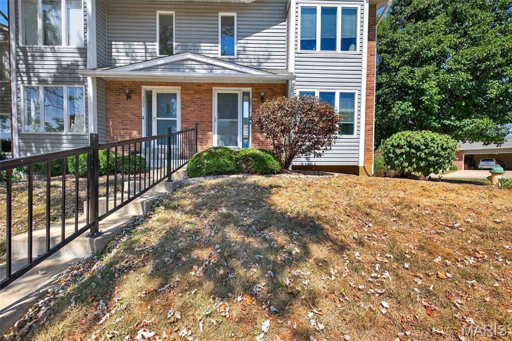 Photo of 201 King Drive, St Charles, MO 63303 (MLS # 26019893)