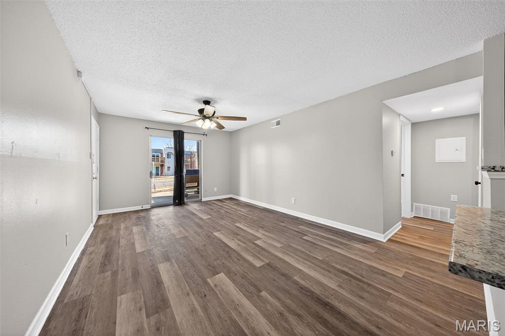 Oakville Commons Condo - Residential