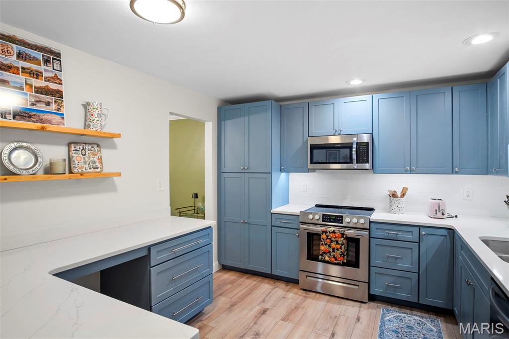 Kirkwood, Missouri 63122, United States, 2 Bedrooms Bedrooms, ,2 BathroomsBathrooms,Residential,Active,232712