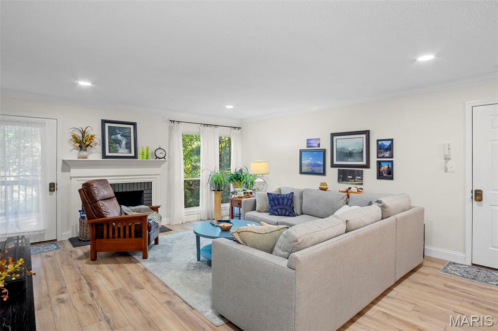 Kirkwood, Missouri 63122, United States, 2 Bedrooms Bedrooms, ,2 BathroomsBathrooms,Residential,Active,232712