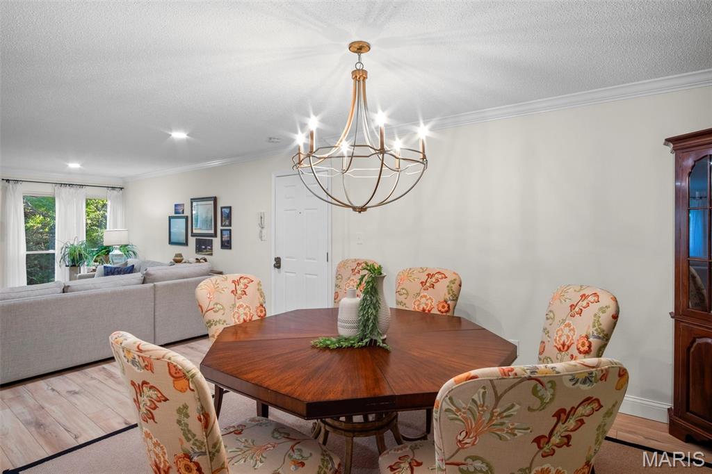 Kirkwood, Missouri 63122, United States, 2 Bedrooms Bedrooms, ,2 BathroomsBathrooms,Residential,Active,232712