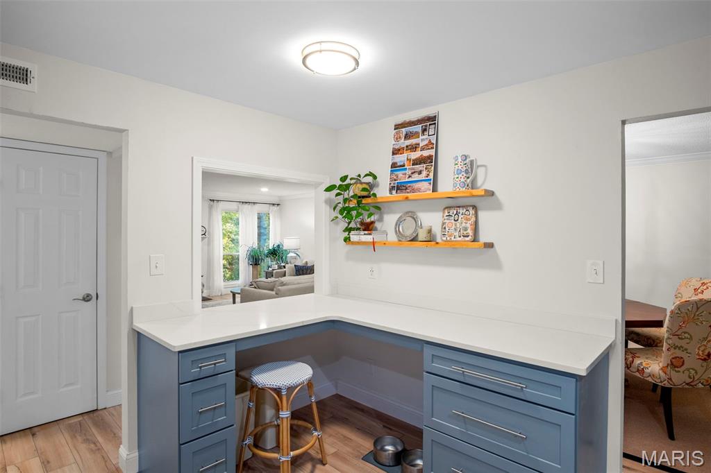 Kirkwood, Missouri 63122, United States, 2 Bedrooms Bedrooms, ,2 BathroomsBathrooms,Residential,Active,232712