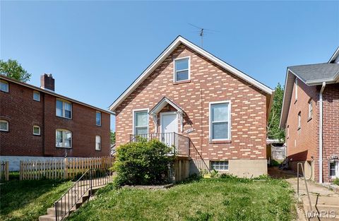 Tiny photo for 4832 Goethe Avenue, St Louis, MO 63116 (MLS # 26019145)