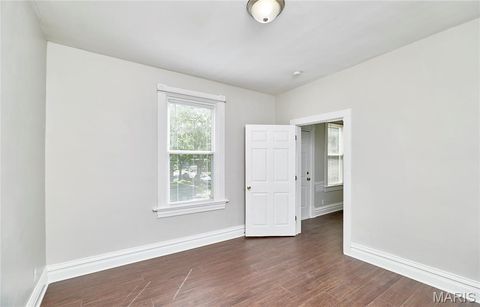 Tiny photo for 4832 Goethe Avenue, St Louis, MO 63116 (MLS # 26019145)