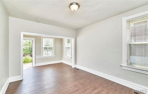 Tiny photo for 4832 Goethe Avenue, St Louis, MO 63116 (MLS # 26019145)