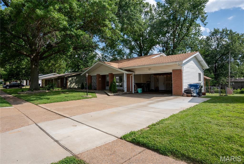 534 Coach Light Lane