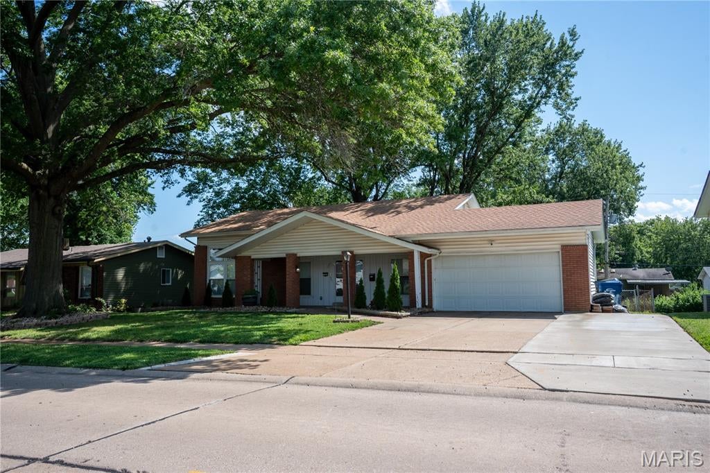 534 Coach Light Lane