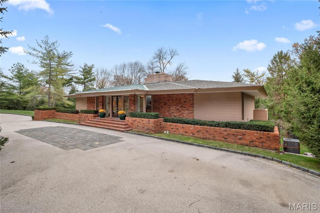 Summit Tr - Residential