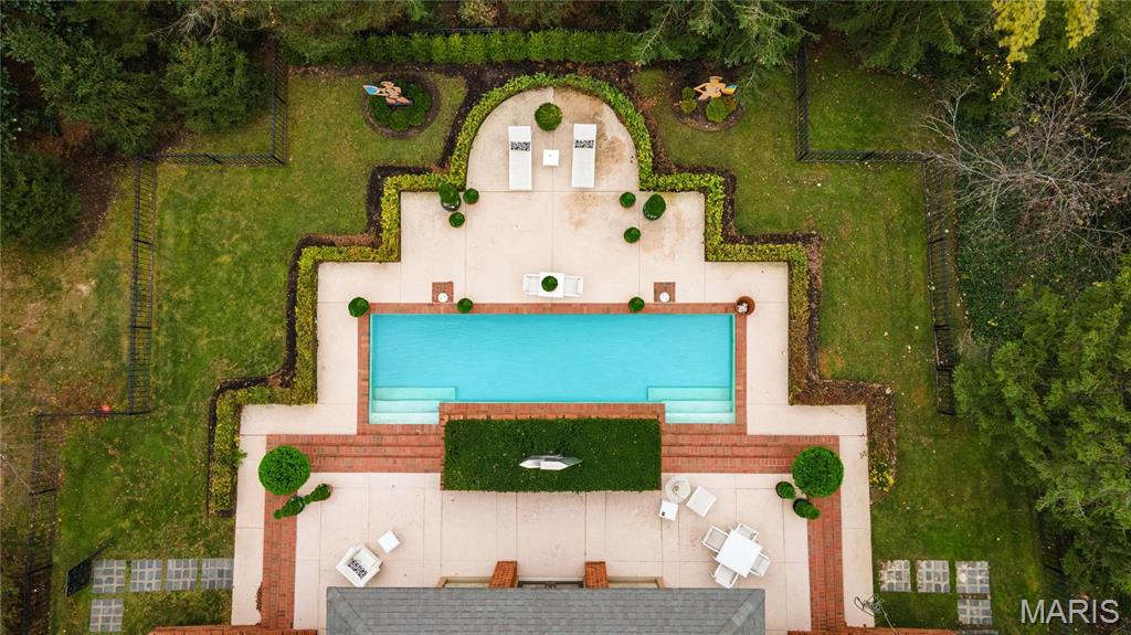 Summit Tr - Residential