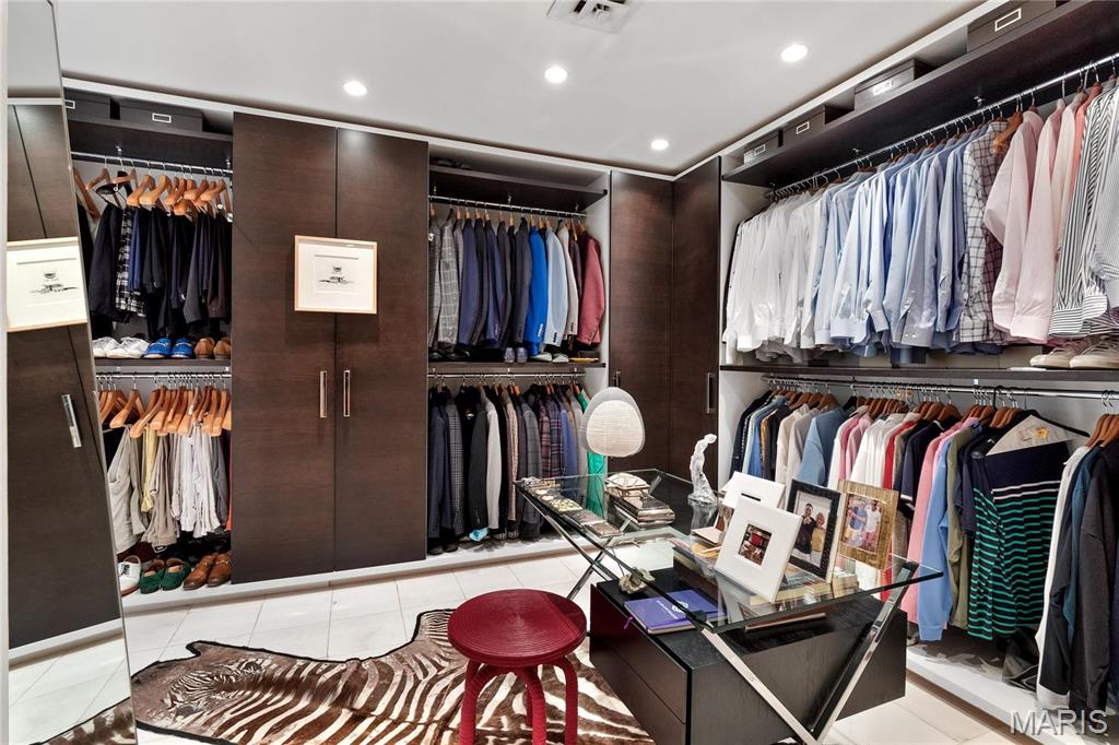 Summit Tr - Residential