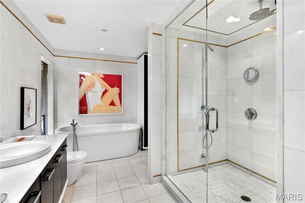 Summit Tr - Residential