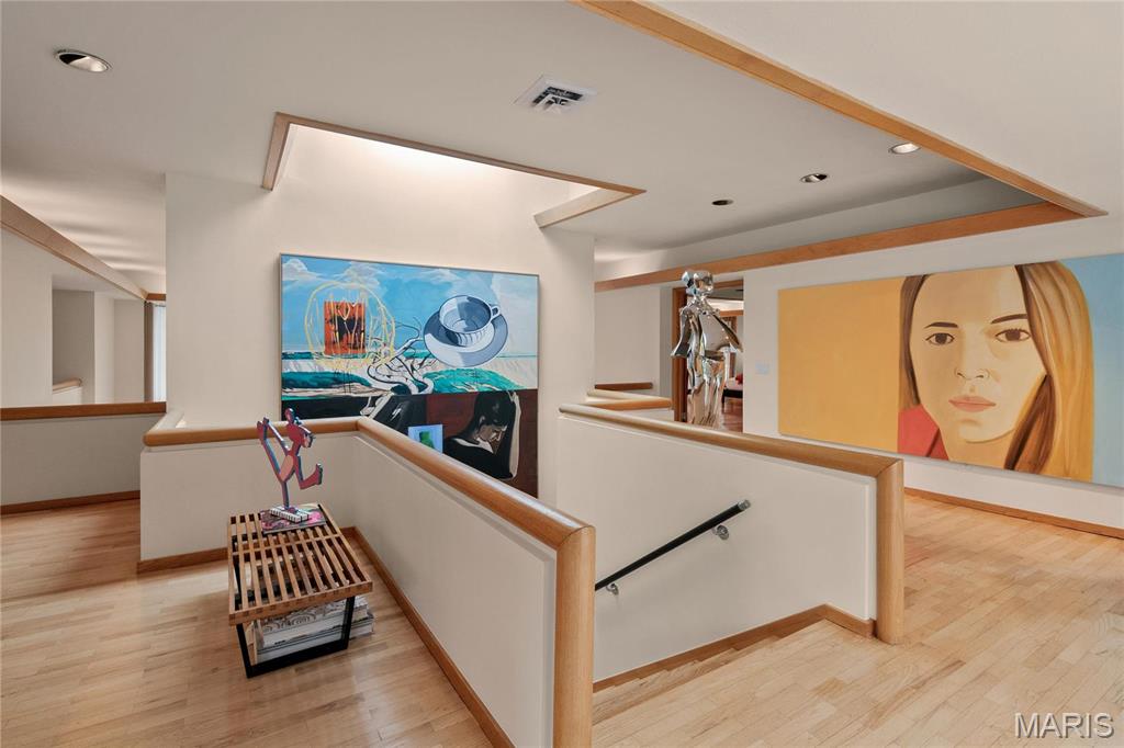 Summit Tr - Residential