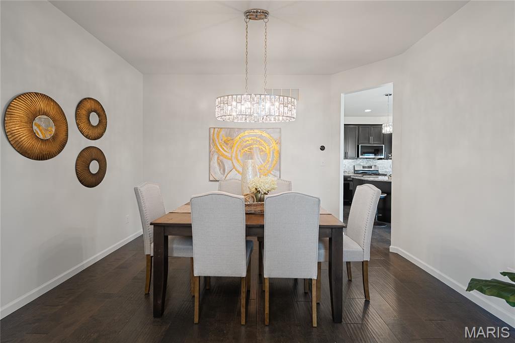 St Louis, Missouri 63146, United States, 4 Bedrooms Bedrooms, ,3 BathroomsBathrooms,Residential,Pending,189869