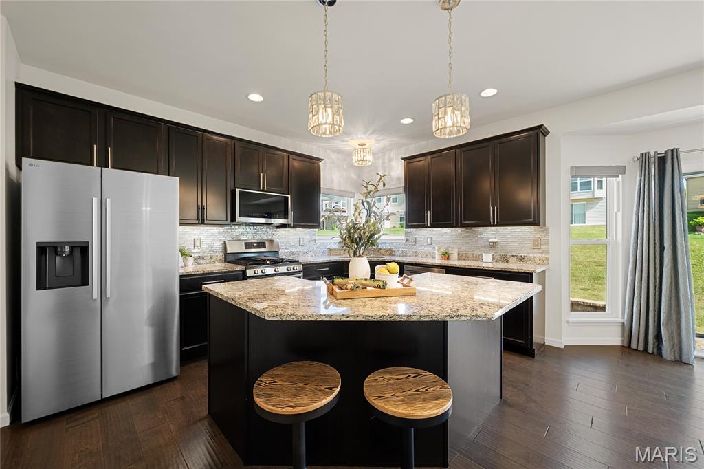 St Louis, Missouri 63146, United States, 4 Bedrooms Bedrooms, ,3 BathroomsBathrooms,Residential,Pending,189869