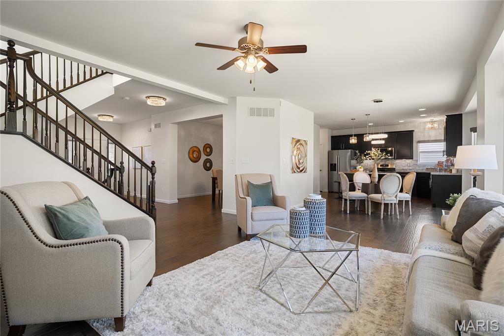 St Louis, Missouri 63146, United States, 4 Bedrooms Bedrooms, ,3 BathroomsBathrooms,Residential,Pending,189869