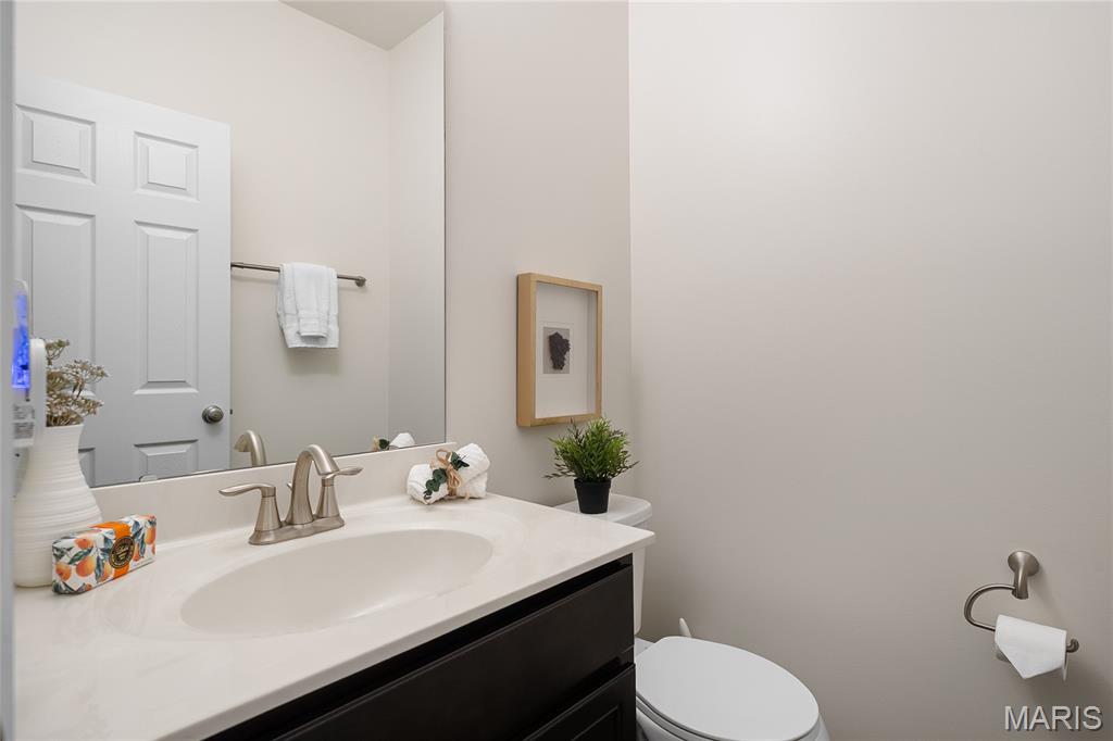 St Louis, Missouri 63146, United States, 4 Bedrooms Bedrooms, ,3 BathroomsBathrooms,Residential,Pending,189869