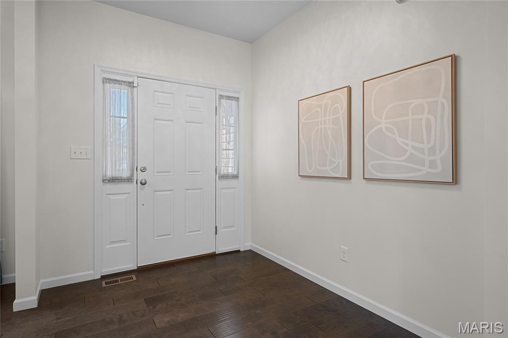 St Louis, Missouri 63146, United States, 4 Bedrooms Bedrooms, ,3 BathroomsBathrooms,Residential,Pending,189869