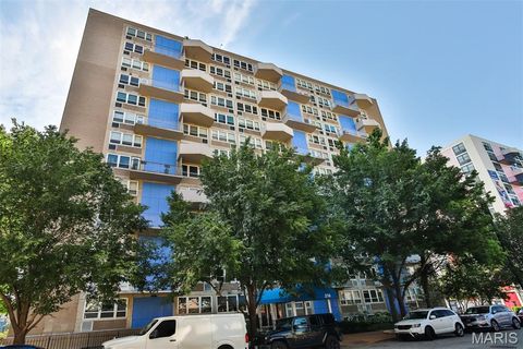 Photo of 210 N 17th Street #411, St Louis, MO 63103 (MLS # 25069940)