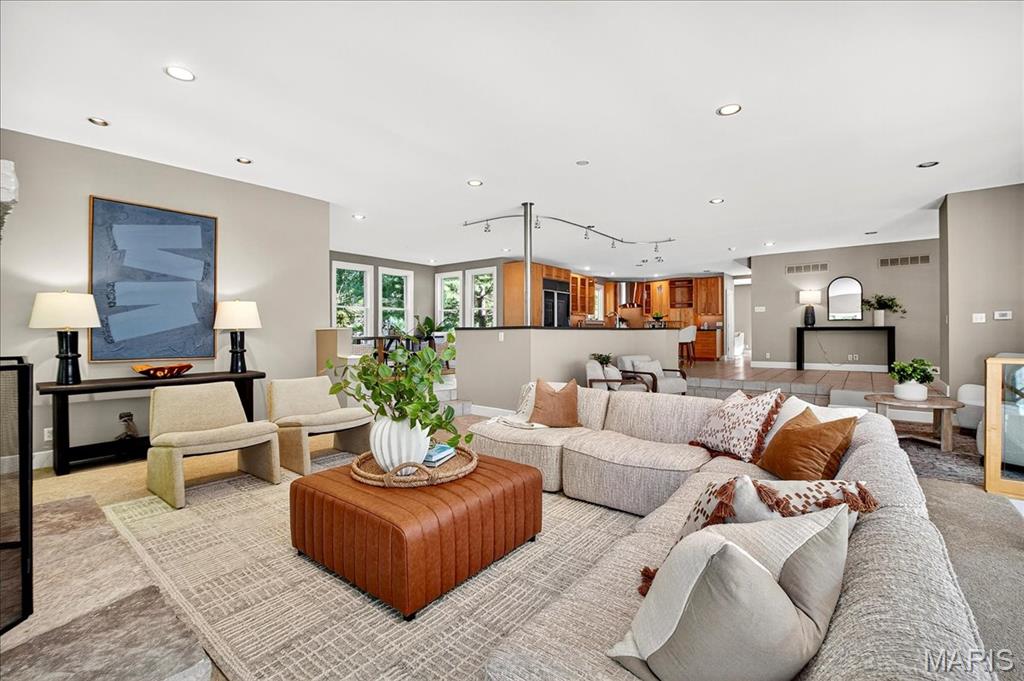 Glasgow Village 15 - Residential