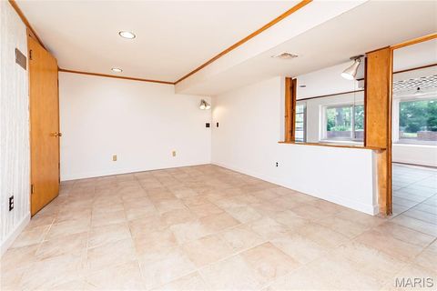 Tiny photo for 10620 Leebur Drive, Unincorporated, MO 63128 (MLS # 26022023)