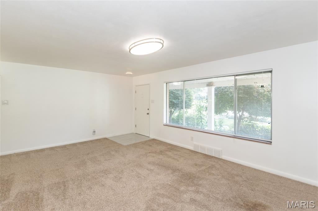 2 Creekside Lane
