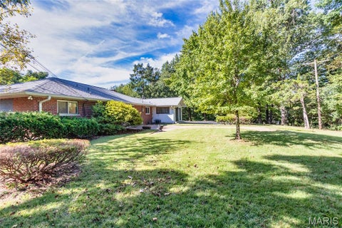 Tiny photo for 2 Creekside Lane, Creve Coeur, MO 63141 (MLS # 26062823)