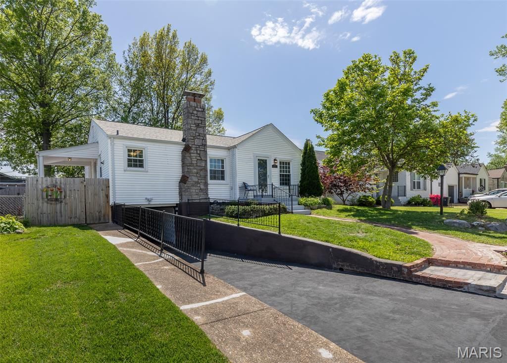 Photo of 8726 Florence Avenue, Brentwood, MO 63144 (MLS # 26024480)