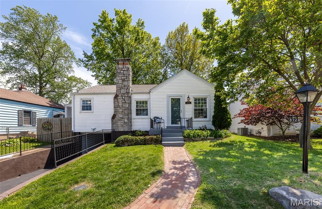 Photo of 8726 Florence Avenue, Brentwood, MO 63144 (MLS # 26024480)