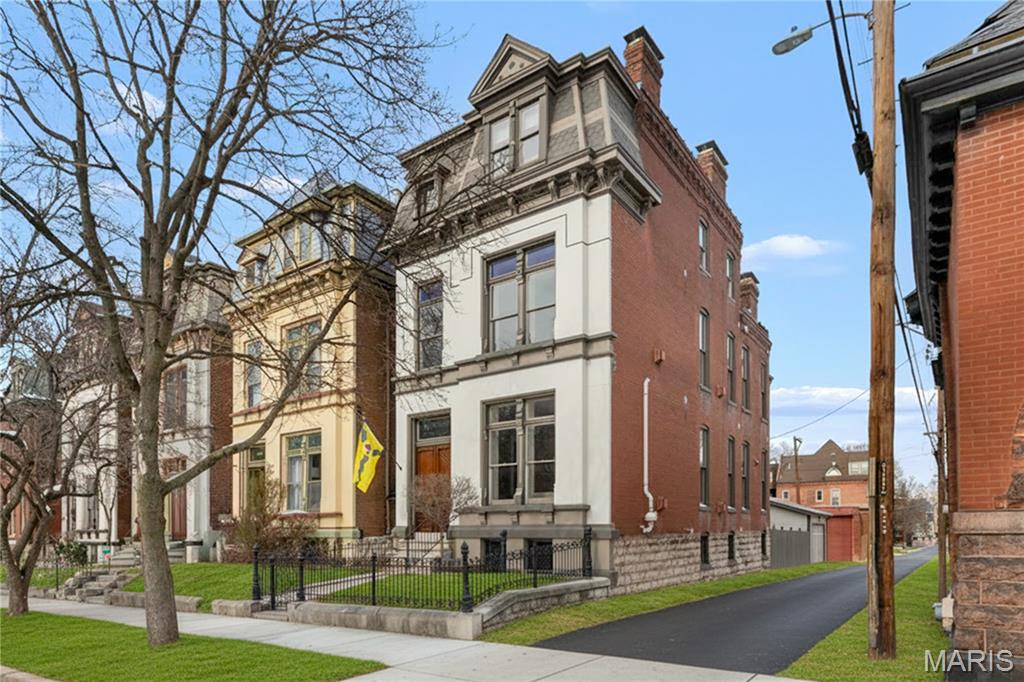 Lafayette Square - Residential