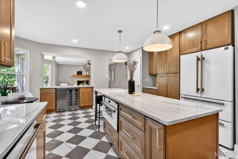 Tiny photo for 2113 Bow Tree Court, Chesterfield, MO 63005 (MLS # 26030714)