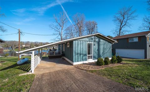 Photo of 1946 Lakeshore Drive, Cuba, MO 65453 (MLS # 26014633)