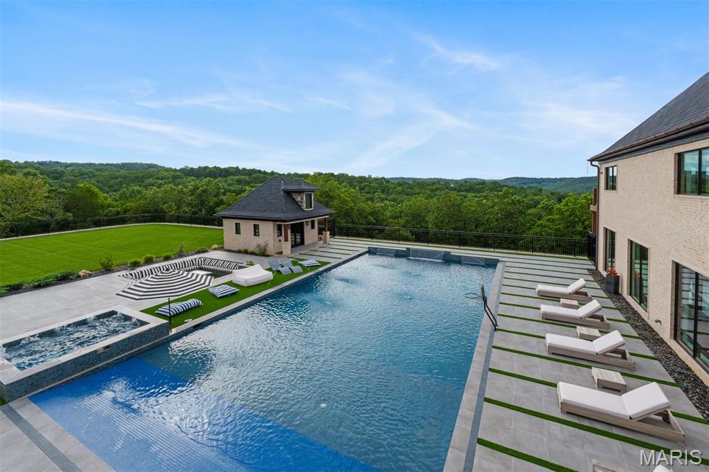 Village of Saddlebrooke - Residential