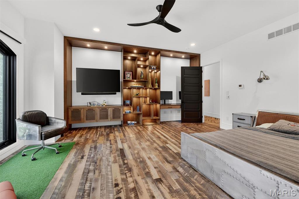 Village of Saddlebrooke - Residential