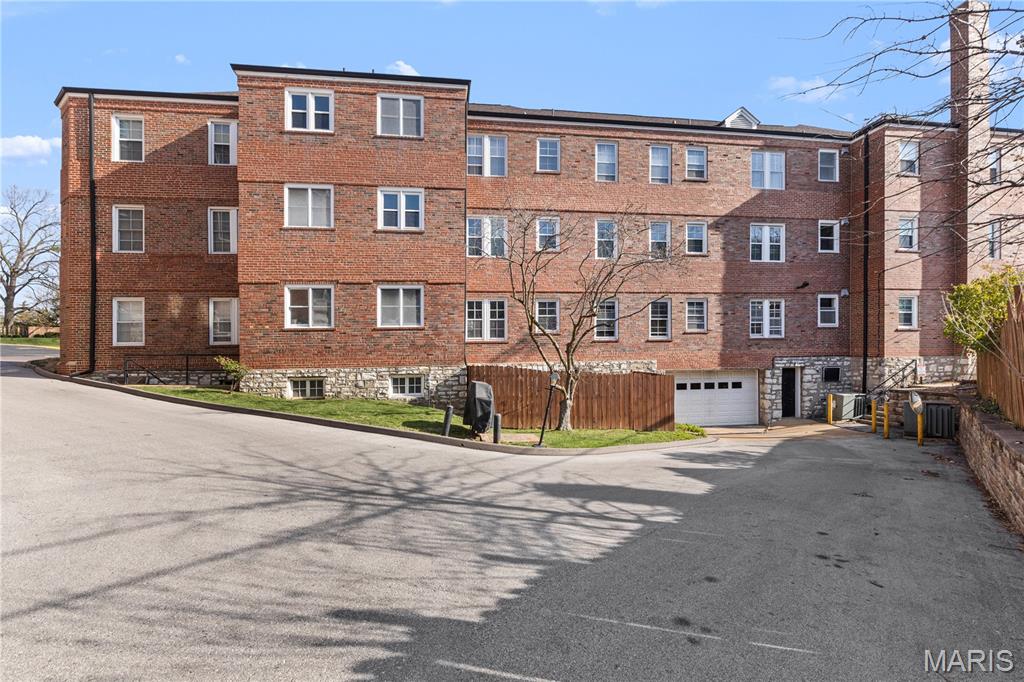 Davis Place Condo - Residential