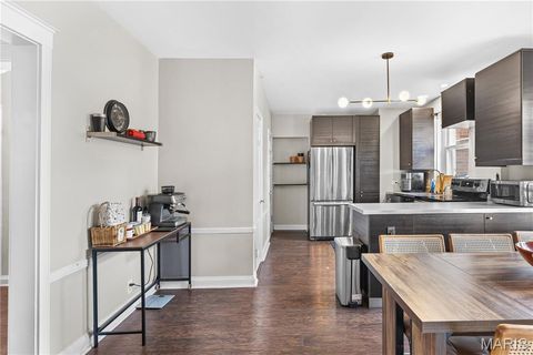 Tiny photo for 923 S Hanley Road #A, Clayton, MO 63105 (MLS # 26015769)